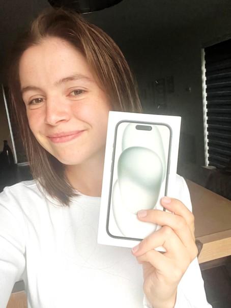 BAIJOT Clotilde qui gagne l'Iphone 15 d'une valeur de 759 €
