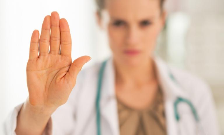 Arts afwijzend gebaar